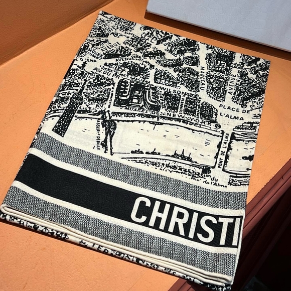 Dior double-sided same color velvet square scarf - Picture 4 of 8